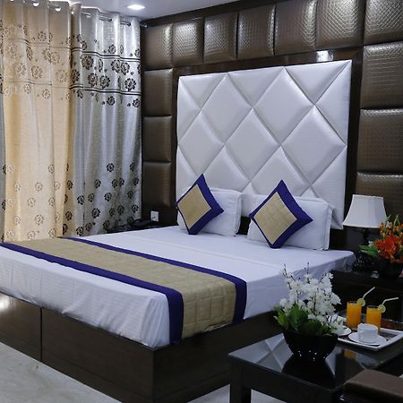 Stay At Hotel Pride, Delhi, Near Karol Bagh Metro Delhi (National Capital Territory of India) Exterior photo