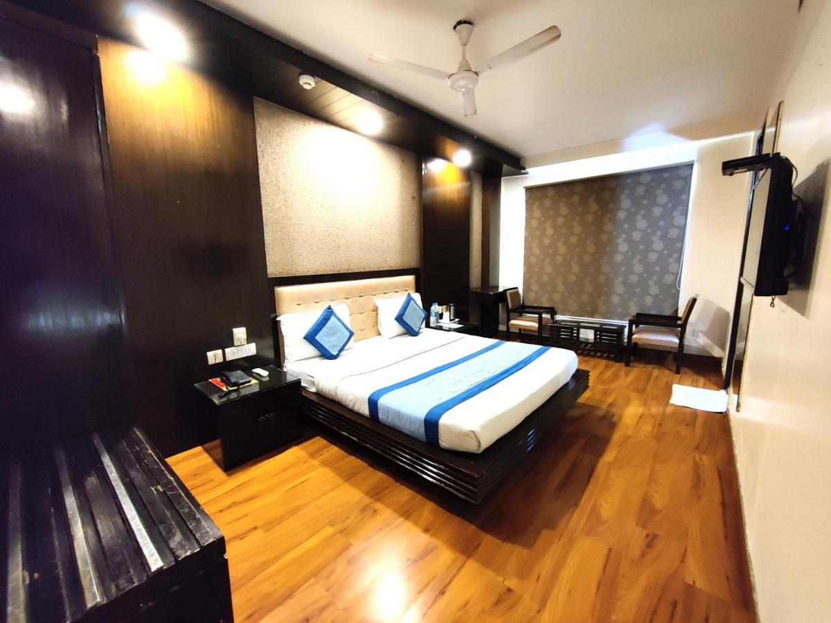Stay At Hotel Pride, Delhi, Near Karol Bagh Metro Delhi (National Capital Territory of India) Exterior photo