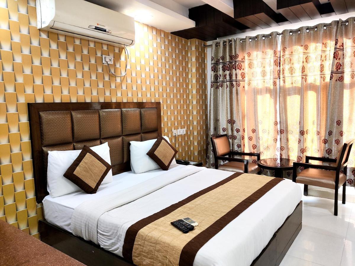 Stay At Hotel Pride, Delhi, Near Karol Bagh Metro Delhi (National Capital Territory of India) Exterior photo