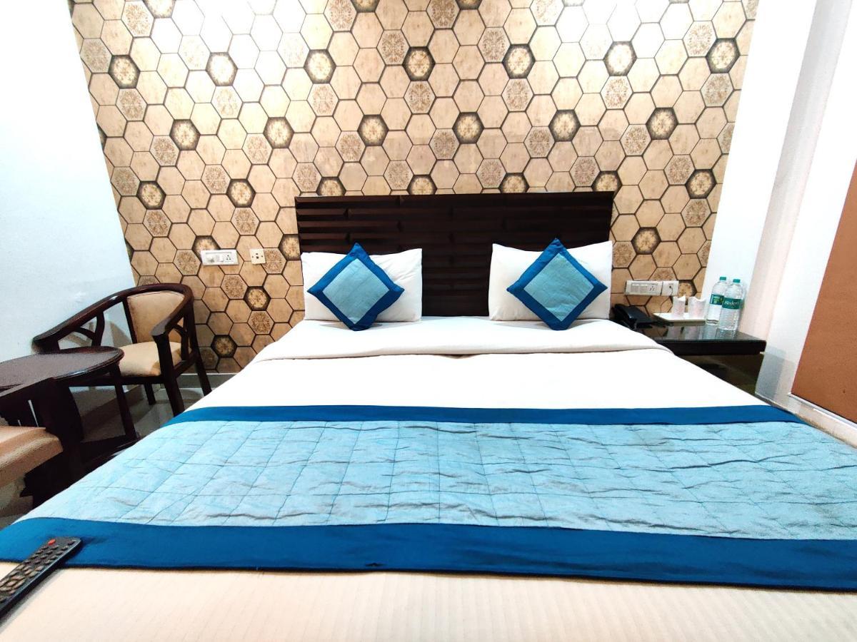 Stay At Hotel Pride, Delhi, Near Karol Bagh Metro Delhi (National Capital Territory of India) Exterior photo