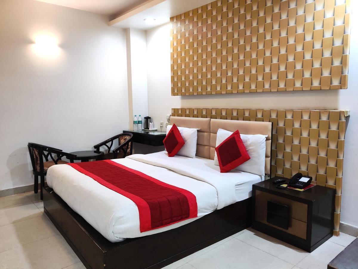 Stay At Hotel Pride, Delhi, Near Karol Bagh Metro Delhi (National Capital Territory of India) Exterior photo