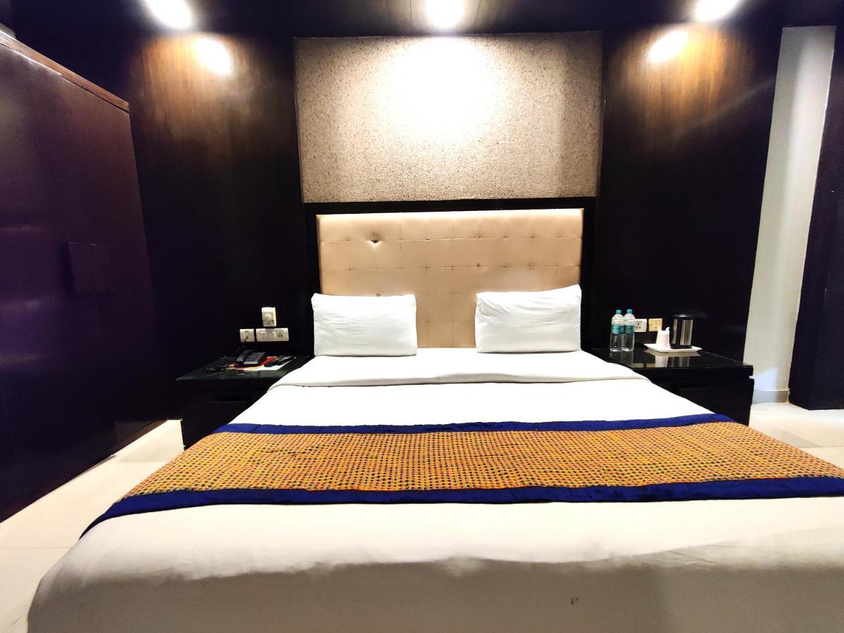 Stay At Hotel Pride, Delhi, Near Karol Bagh Metro Delhi (National Capital Territory of India) Exterior photo