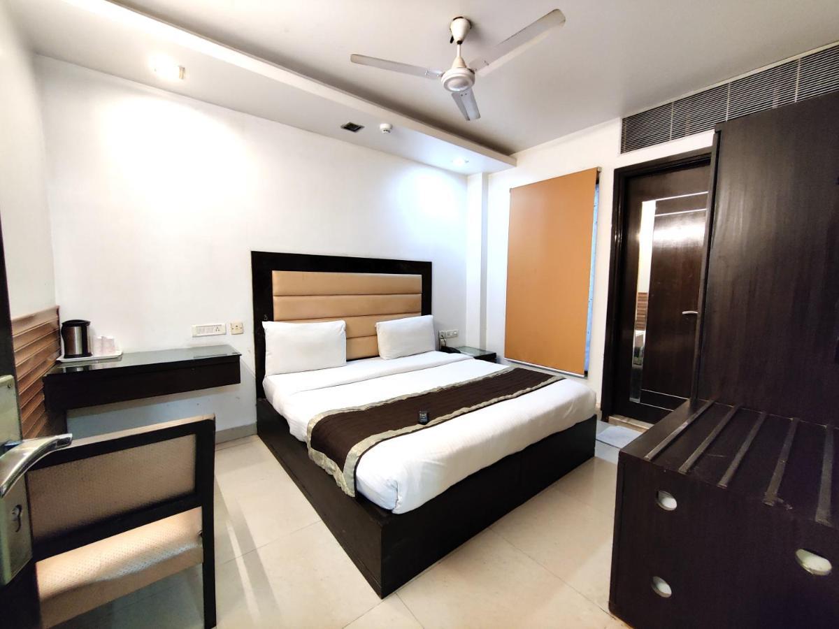 Stay At Hotel Pride, Delhi, Near Karol Bagh Metro Delhi (National Capital Territory of India) Exterior photo