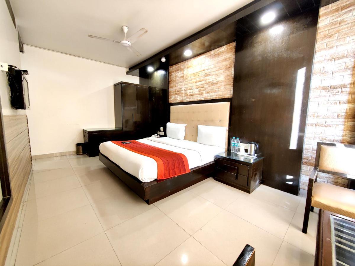 Stay At Hotel Pride, Delhi, Near Karol Bagh Metro Delhi (National Capital Territory of India) Exterior photo