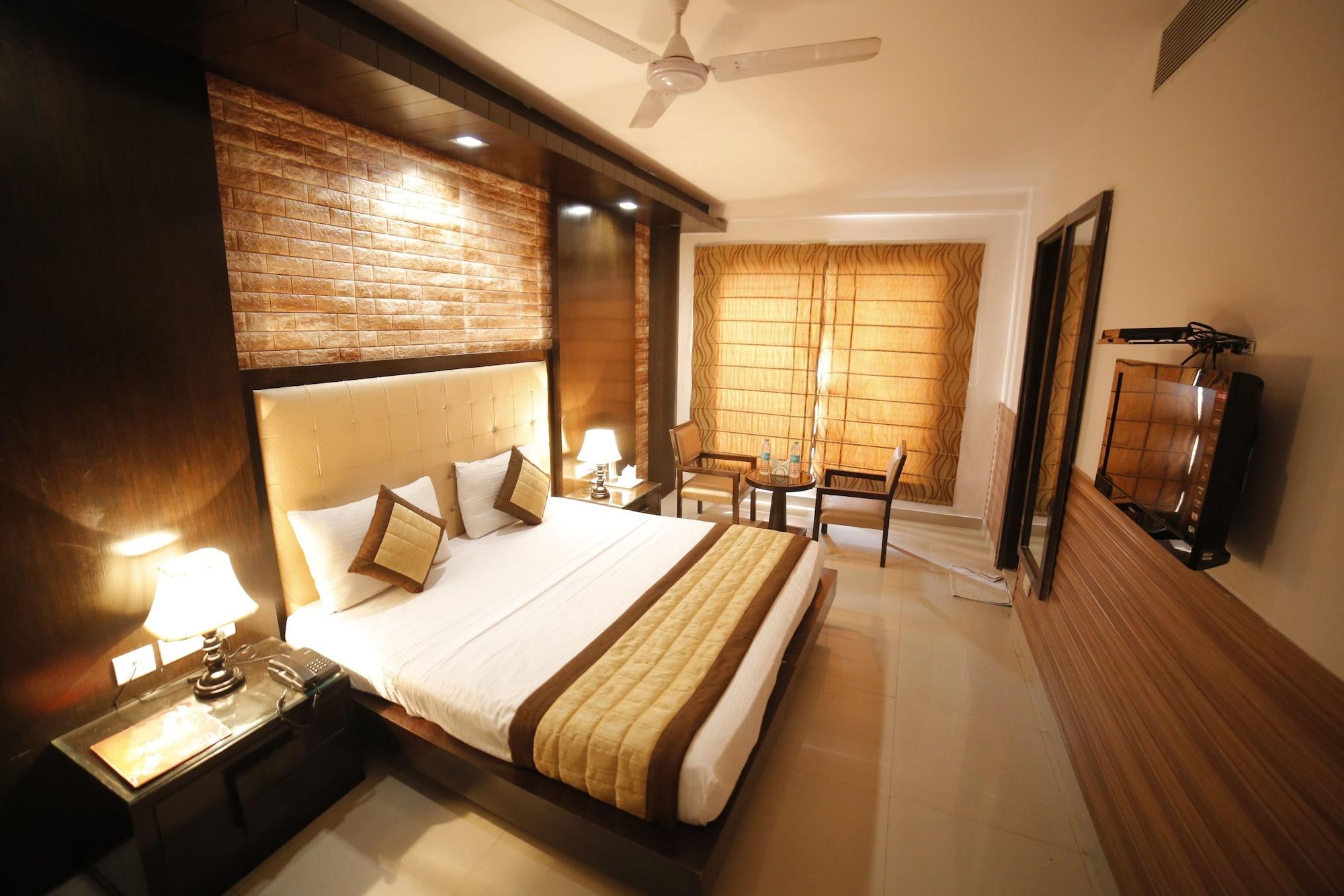 Stay At Hotel Pride, Delhi, Near Karol Bagh Metro Delhi (National Capital Territory of India) Exterior photo