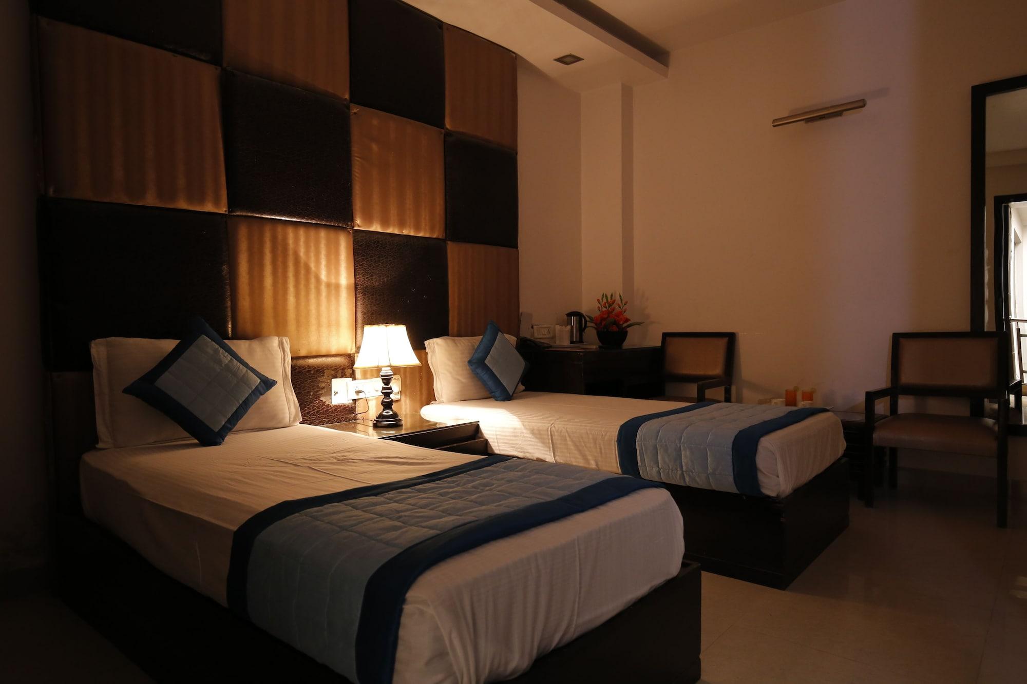 Stay At Hotel Pride, Delhi, Near Karol Bagh Metro Delhi (National Capital Territory of India) Exterior photo