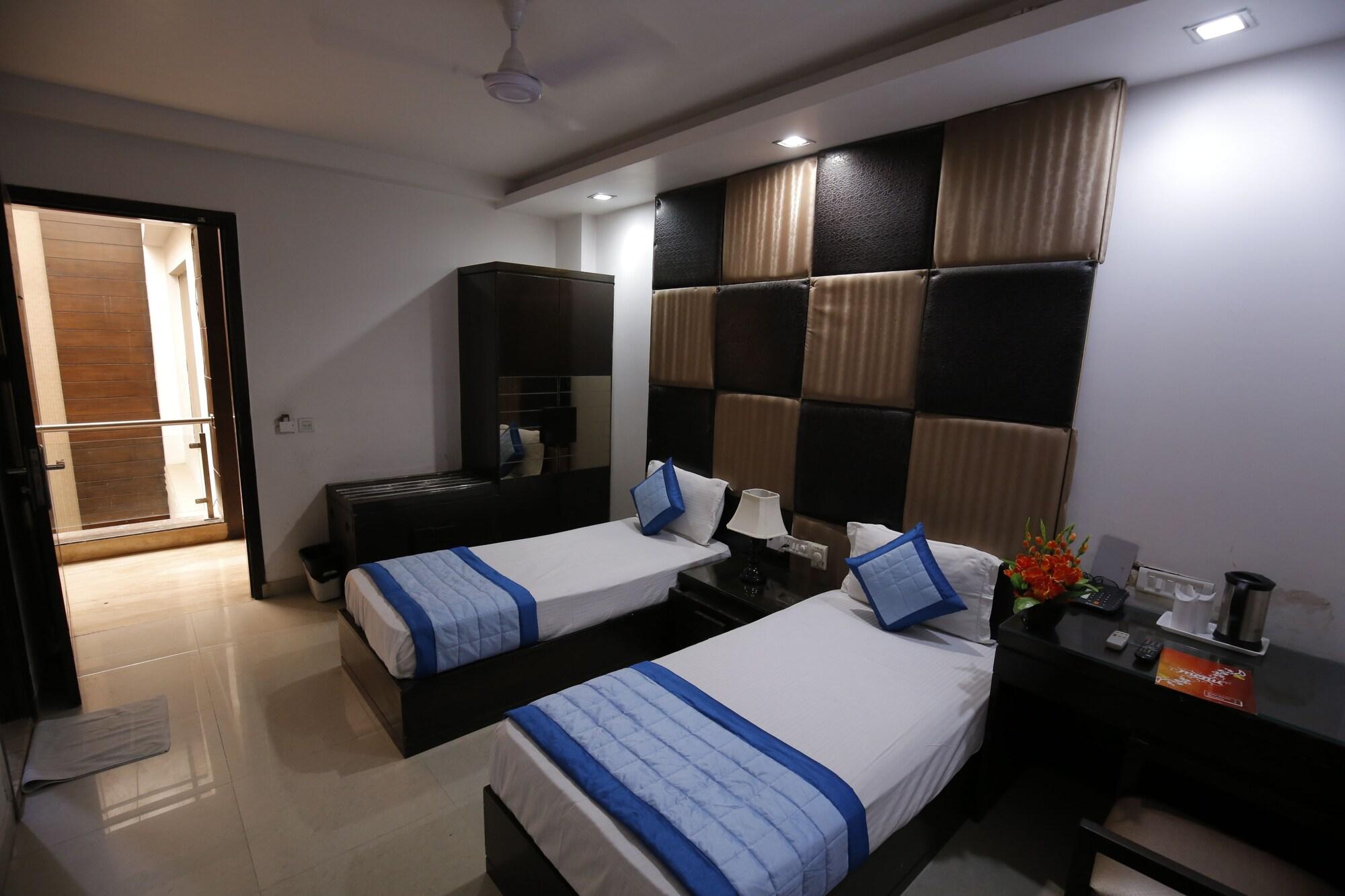 Stay At Hotel Pride, Delhi, Near Karol Bagh Metro Delhi (National Capital Territory of India) Exterior photo