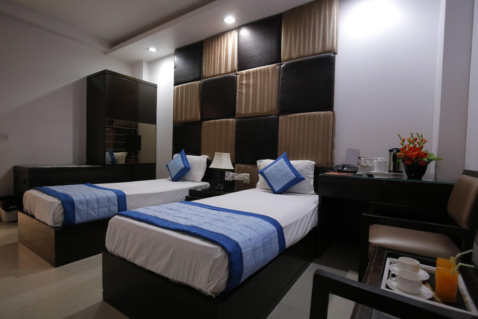 Stay At Hotel Pride, Delhi, Near Karol Bagh Metro Delhi (National Capital Territory of India) Exterior photo