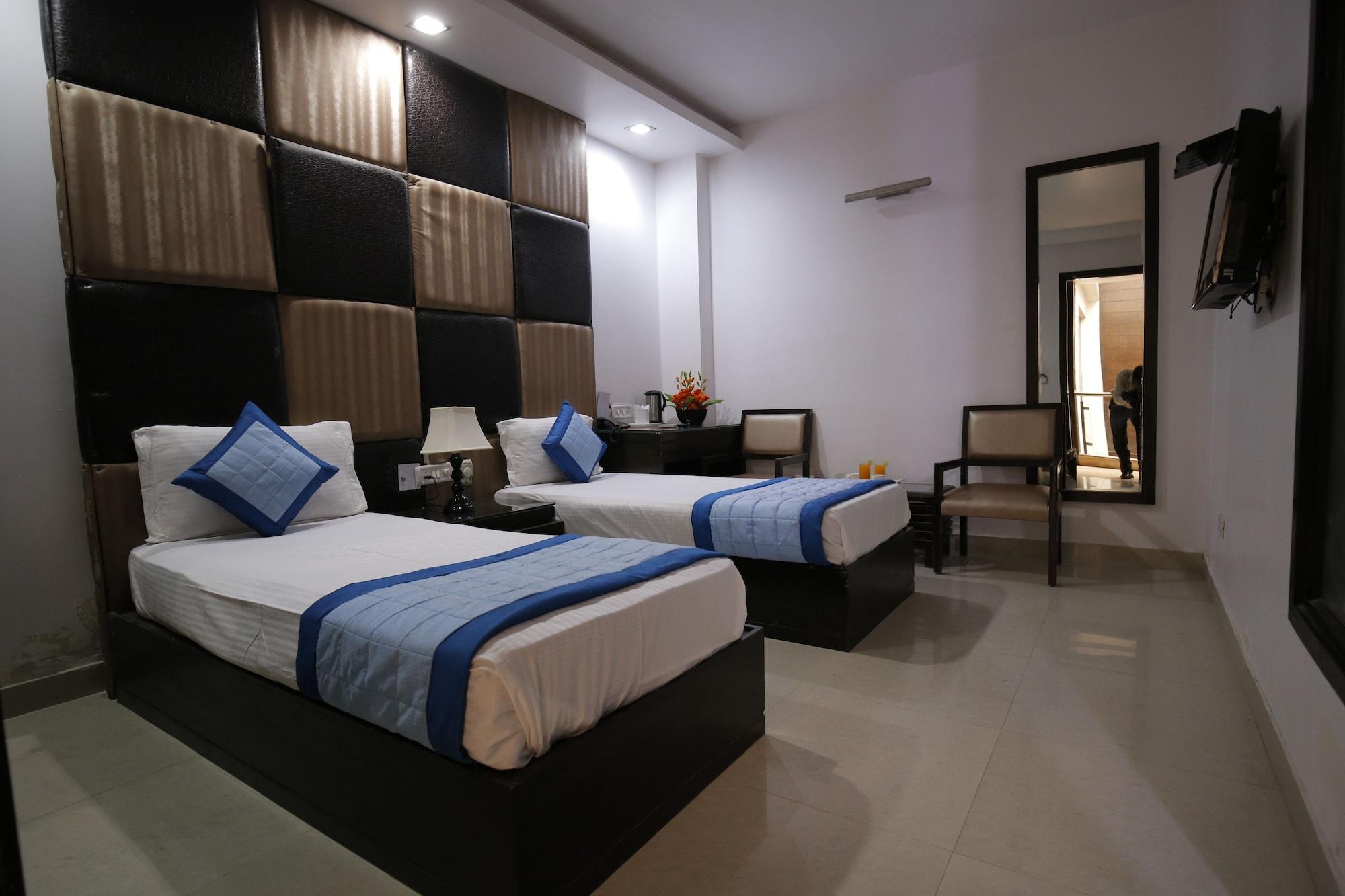 Stay At Hotel Pride, Delhi, Near Karol Bagh Metro Delhi (National Capital Territory of India) Exterior photo