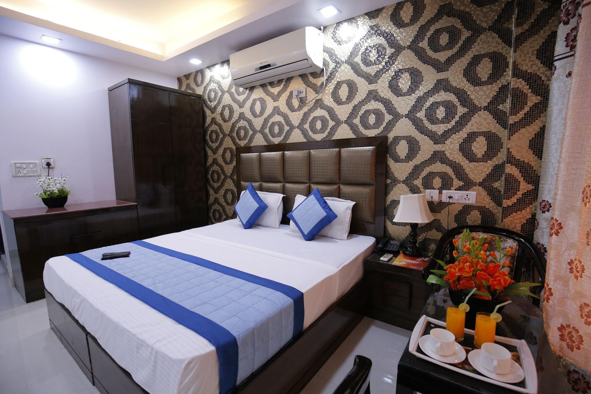 Stay At Hotel Pride, Delhi, Near Karol Bagh Metro Delhi (National Capital Territory of India) Exterior photo