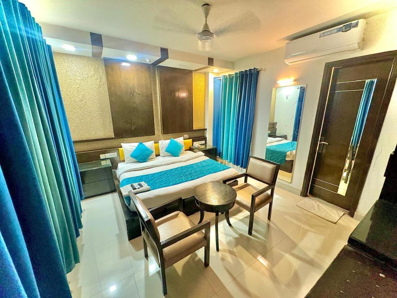Stay At Hotel Pride, Delhi, Near Karol Bagh Metro Delhi (National Capital Territory of India) Exterior photo