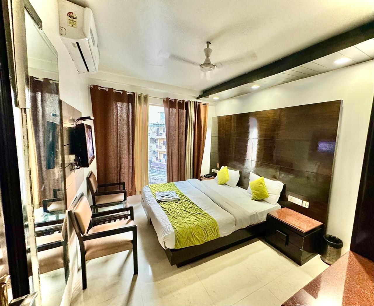 Stay At Hotel Pride, Delhi, Near Karol Bagh Metro Delhi (National Capital Territory of India) Exterior photo