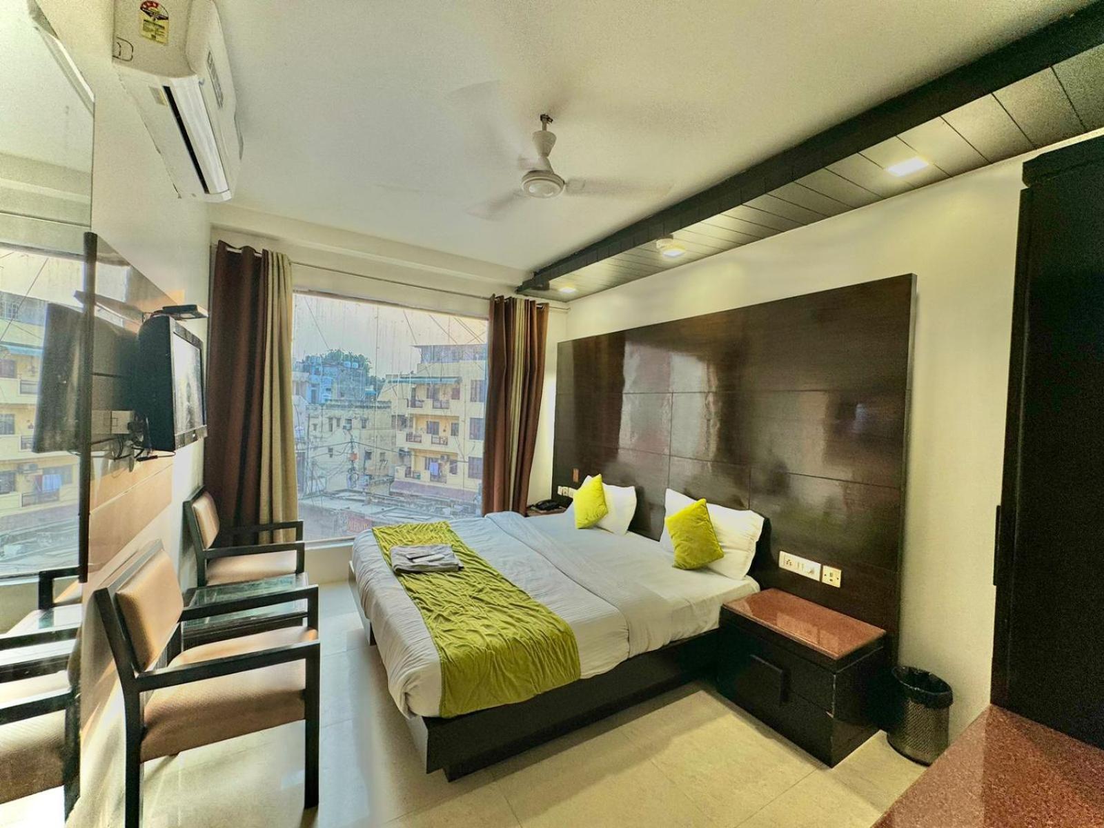 Stay At Hotel Pride, Delhi, Near Karol Bagh Metro Delhi (National Capital Territory of India) Exterior photo