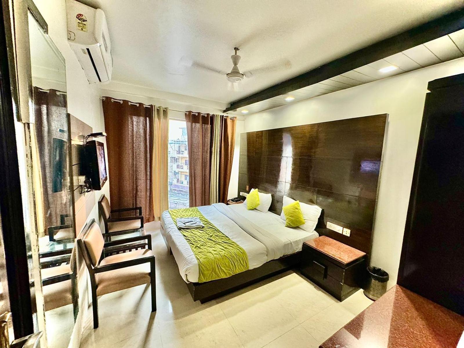 Stay At Hotel Pride, Delhi, Near Karol Bagh Metro Delhi (National Capital Territory of India) Exterior photo
